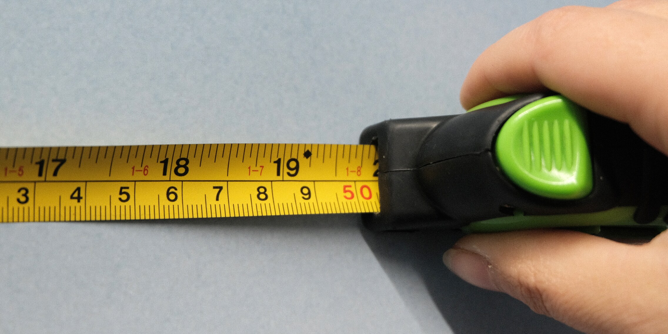 Why do tape measures have little black diamonds on them? Galaxus